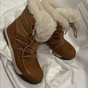 North Face, Sierra Luxe WP Boot - Women's Women's Tan Winter Boots, Sz 10